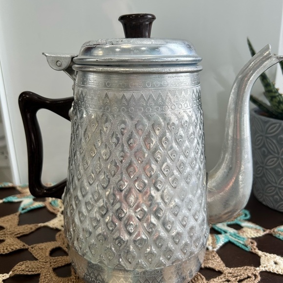 Vintage Tea Kettle, Jasmine Thai pattern Embossed aluminum Diamond Brand - Picture 12 of 12